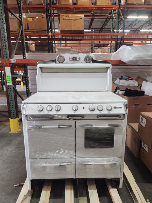 1950s O'Keefe and Merritt "Augustina" Stove