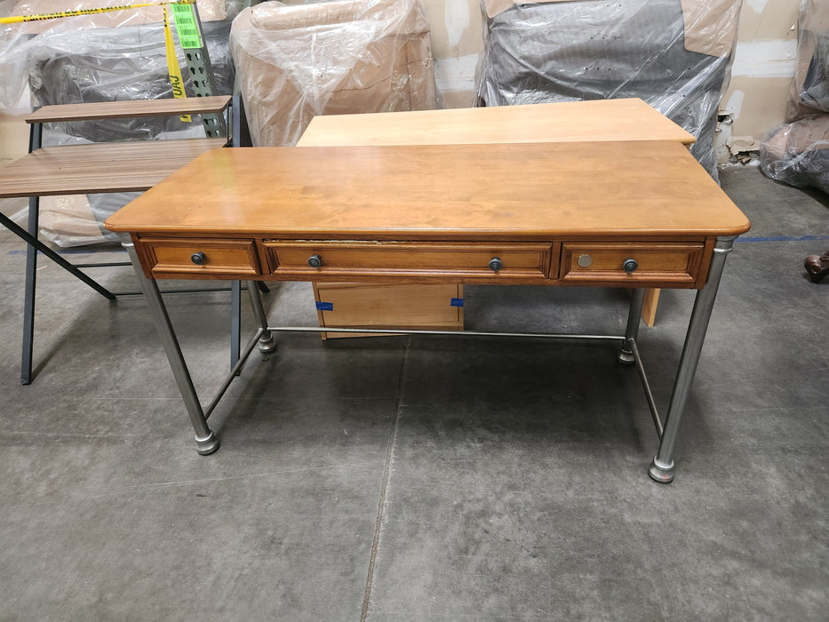 Desk 03 GENTLY USED